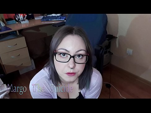❤️ Sexig tjej med glasögon suger Dildo djupt på kamera Sexvideo at porn sv.port-amurasso.ru ❌❤